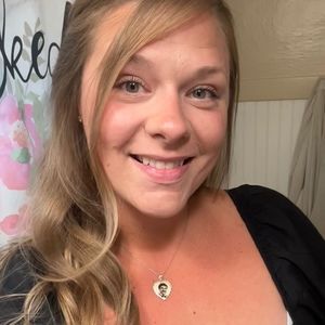 Meet your Posher, Brittney